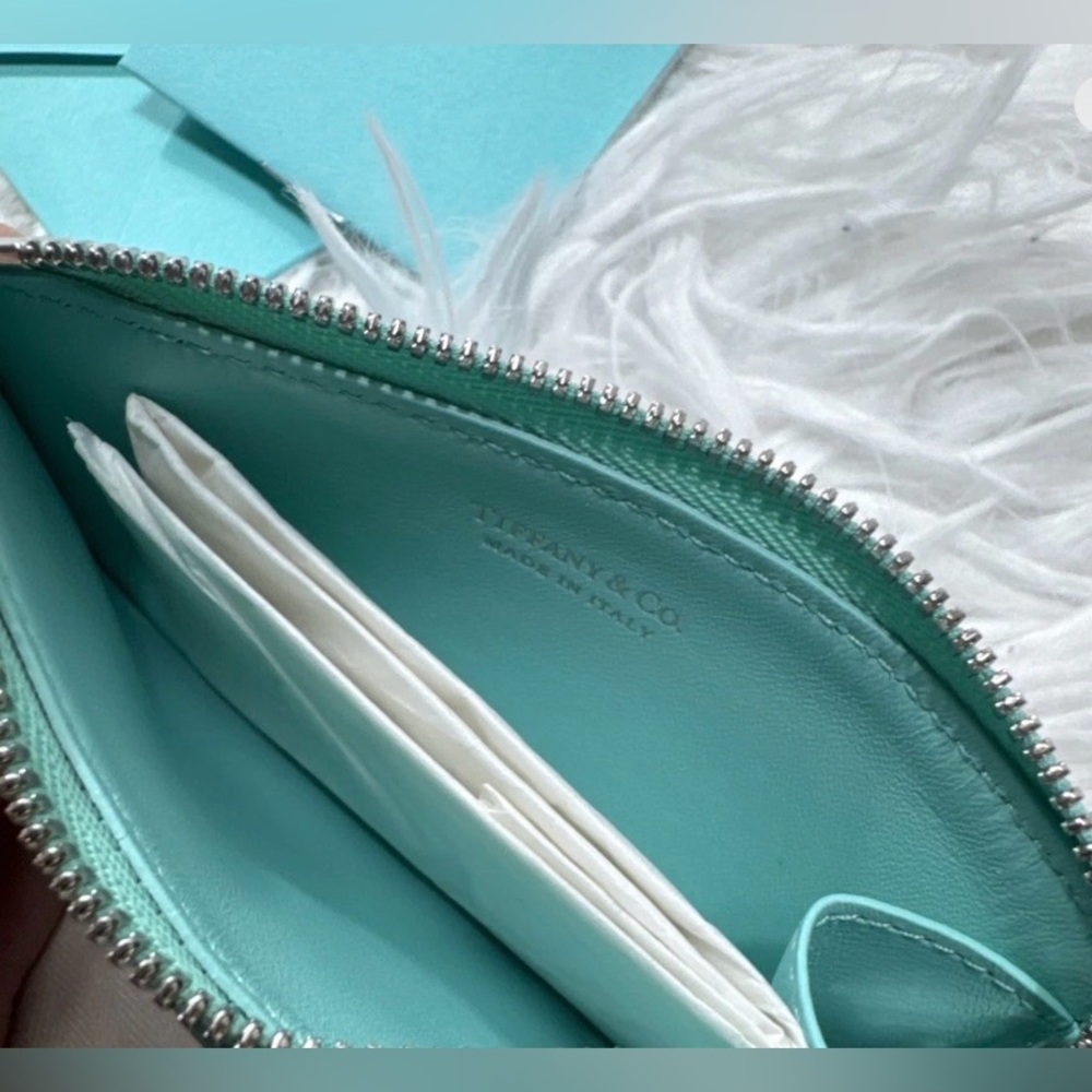 ❌SOLD❌TIFFANY &Co🩵 100% Authentic TIFFANY Women's Zipped Logo Case Card Holder🩵 - Picture 6 of 7